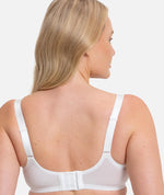 Triumph Embroidered Minimizer Bra - White