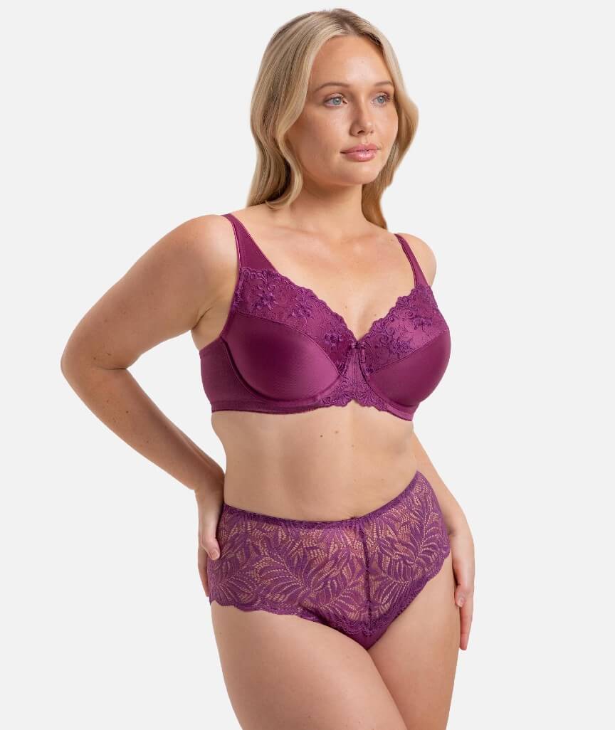 Triumph Embroidered Minimizer Bra - Flower Purple