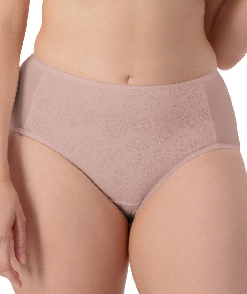 https://www.curvy.com.au/cdn/shop/files/triumph-lacy-minimiser-maxi-brief-chocolate-mousse-2.jpg?v=1688698515