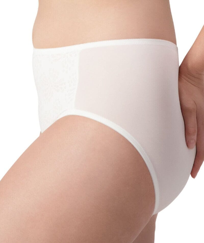 Triumph Lacy Minimiser Maxi Brief - White Knickers 