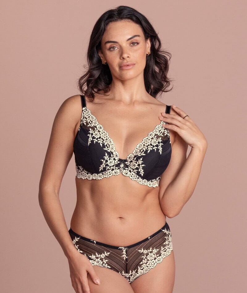Wacoal Embrace Lace Plunge Underwire Bra - Black Bras 