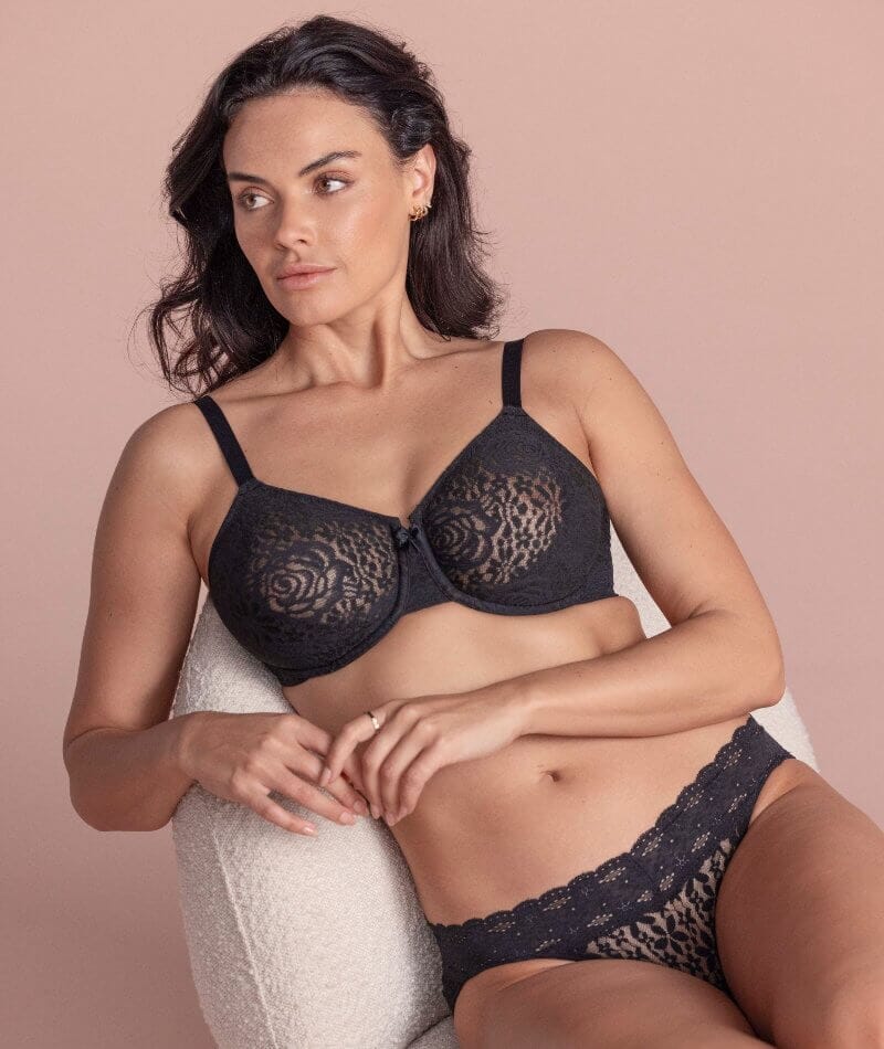 Wacoal Halo Lace Moulded Underwire Bra - Black Bras 